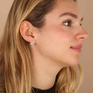 Boucles d’oreilles croix tréflée strass « Grâce »